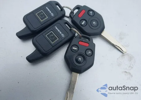 2013 Subaru Outback 2.5I Premium z USA, uszkodzony, nr VIN 4S4BRCGC4D3281879